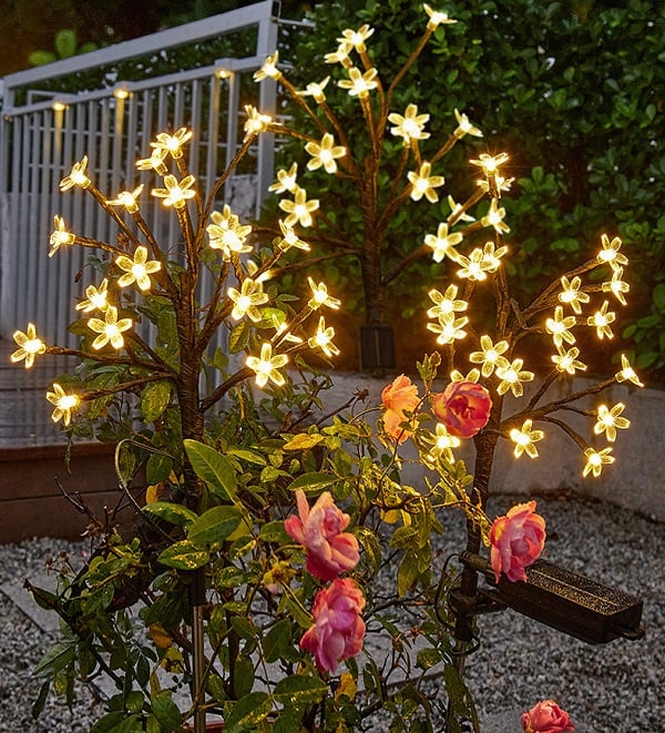 SolaBlooms™ - Mehrfarbige Wasserdichte Solar-Gartenlichter