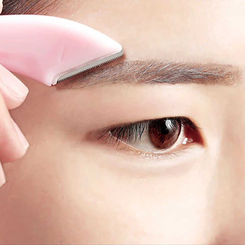 FlyBrow™ - Eyebrow Trimmer Scissor