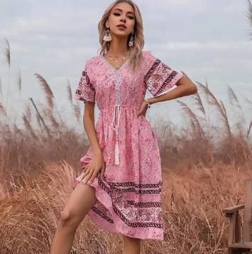 – ethnisch bedrucktes boho-kleid