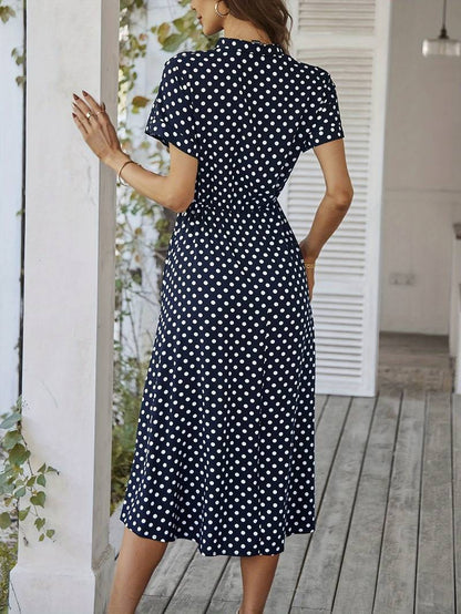 – a-linien-kleid mit polka-dot-print und v-ausschnitt