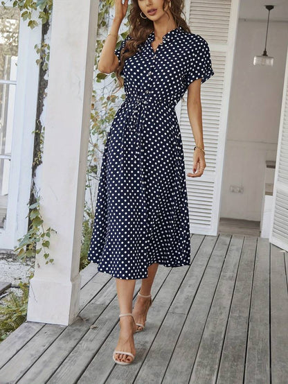 – a-linien-kleid mit polka-dot-print und v-ausschnitt