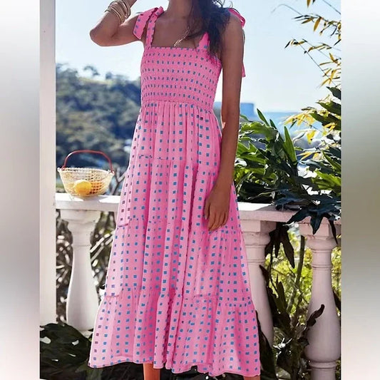 bedrucktes Maxikleid in Rosa mit gerüschtem Saum